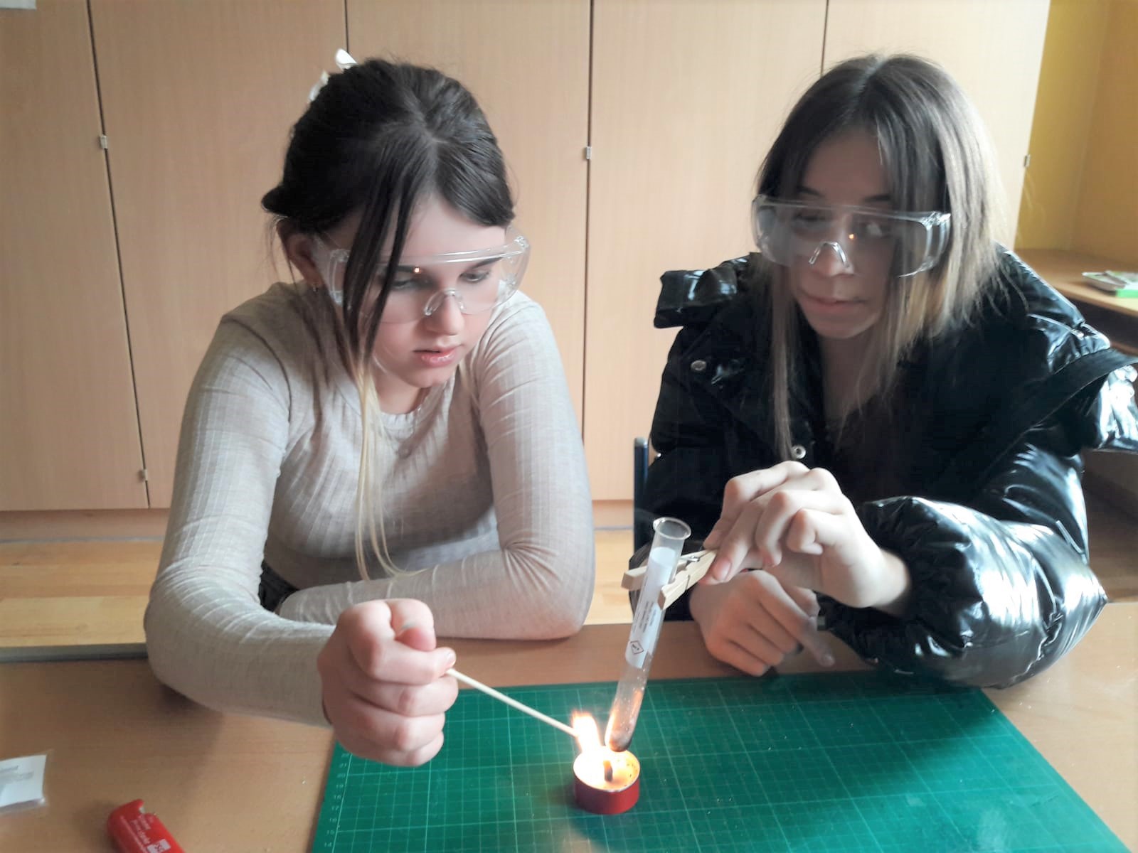 Lena Gashi und Lea Gattinger