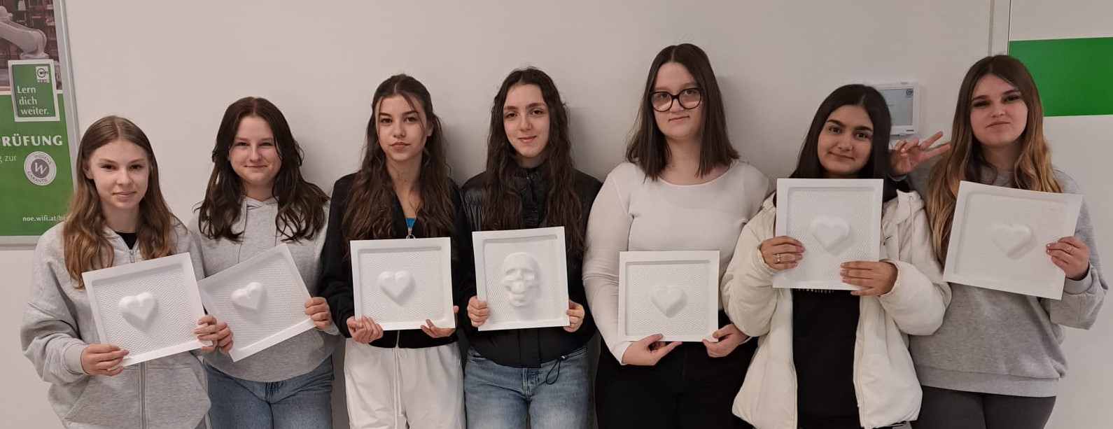 Rebecca Lingler, Leonie Weber, Olta Isufi, Madiha AjjanAlhadid, Damaris Sava, Sidra Karo, Albulena Gashi
