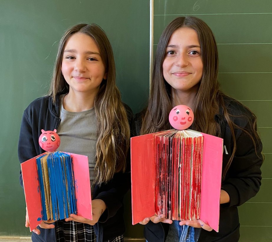 Thaina Sieber, Halise Kadriji