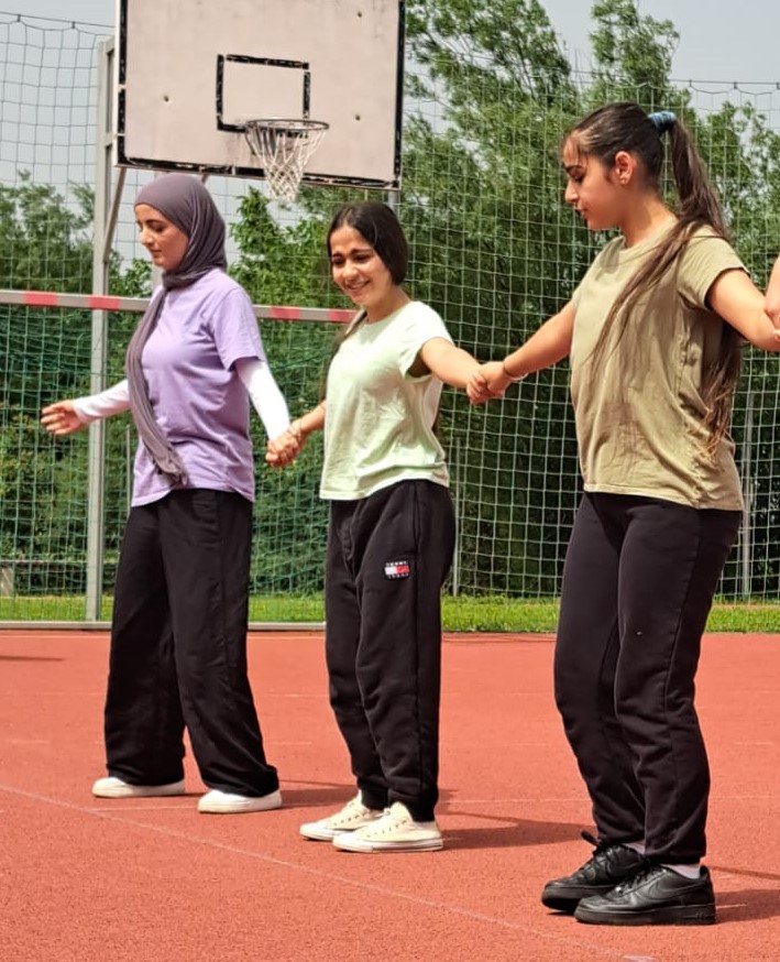 Rokhsar Kabiri, Nisa und Fatma Cansiz